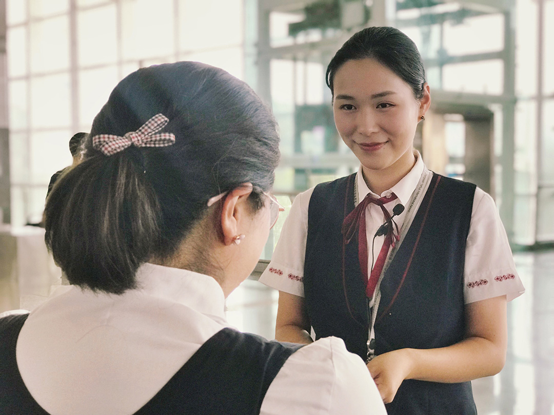 貼心服務(wù)點亮機(jī)場窗口 不忘初心閃出耀眼光芒